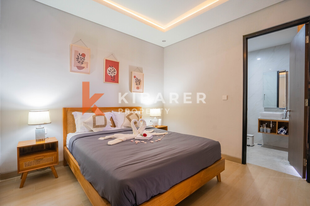 Vila Kontemporer Ruang Tamu Tertutup Tiga Kamar Tidur yang Menakjubkan dengan Jacuzzi di Ungasan