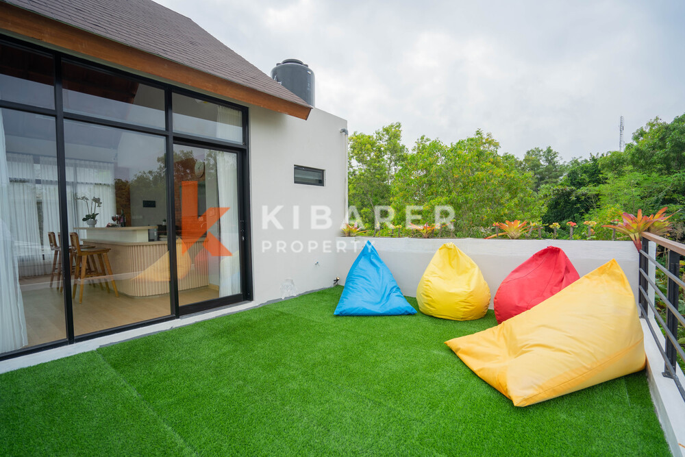 Vila Kontemporer Ruang Tamu Tertutup Tiga Kamar Tidur yang Menakjubkan dengan Jacuzzi di Ungasan