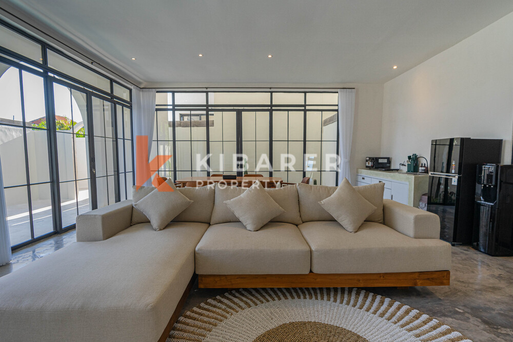 Captivating Three Bedroom Enclosed Living Tropical Villa Close to Canggu Beach