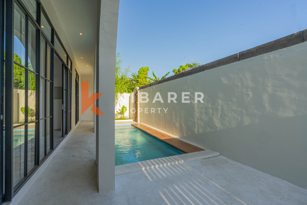 Captivating Three Bedroom Enclosed Living Tropical Villa Close to Canggu Beach