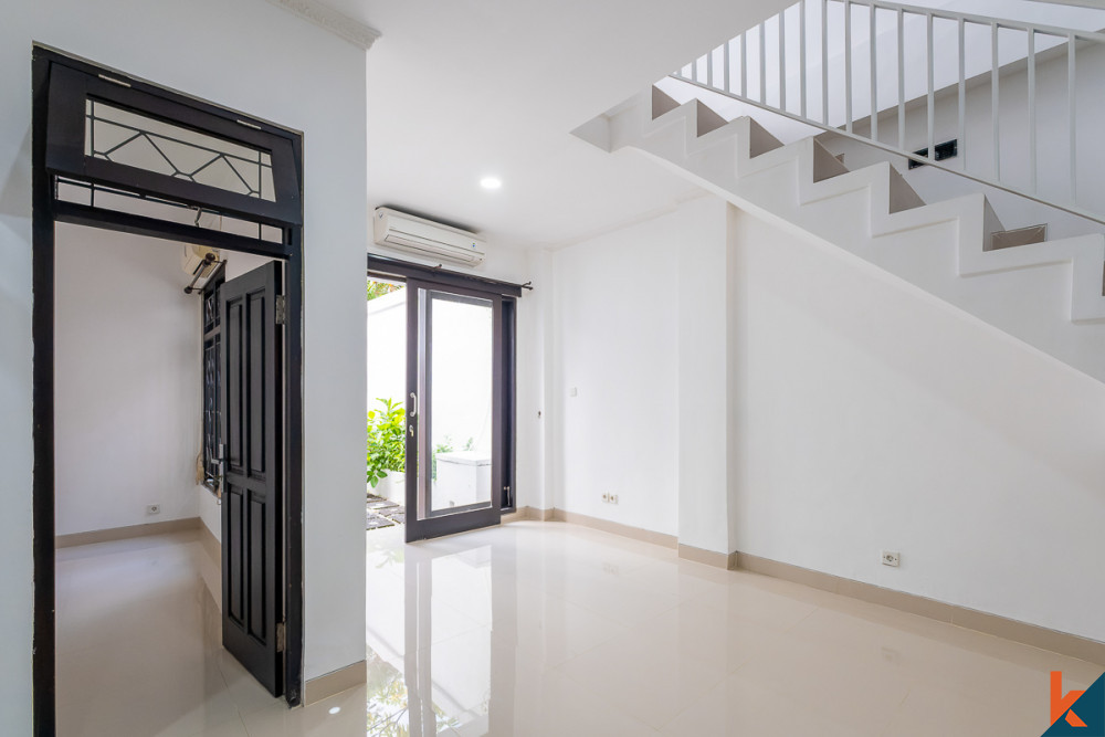 Properti hak milik tiga kamar tidur langka untuk dijual di Umalas