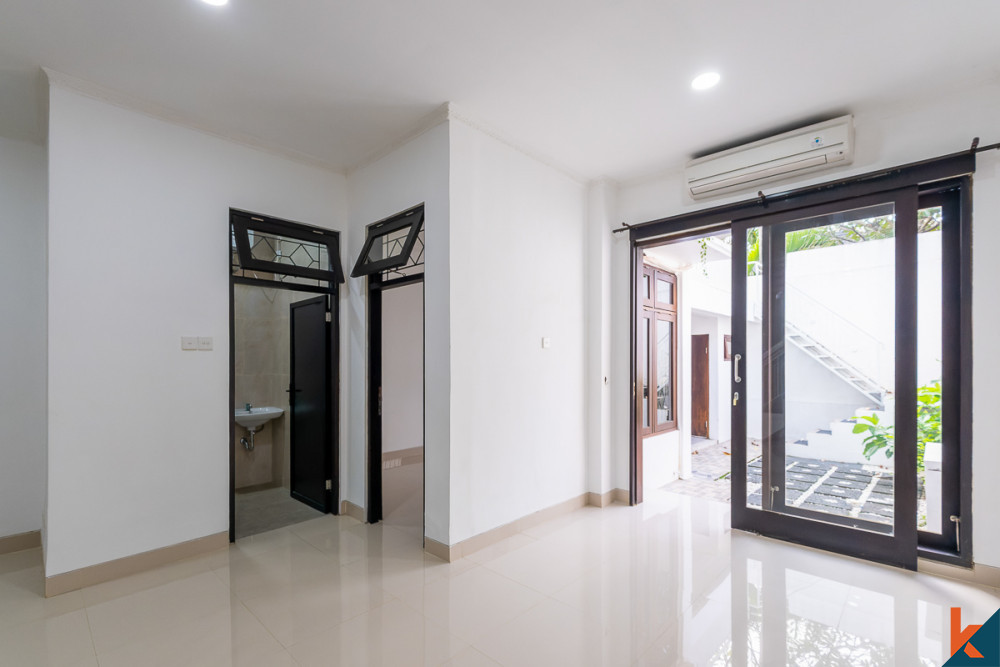Properti hak milik tiga kamar tidur langka untuk dijual di Umalas