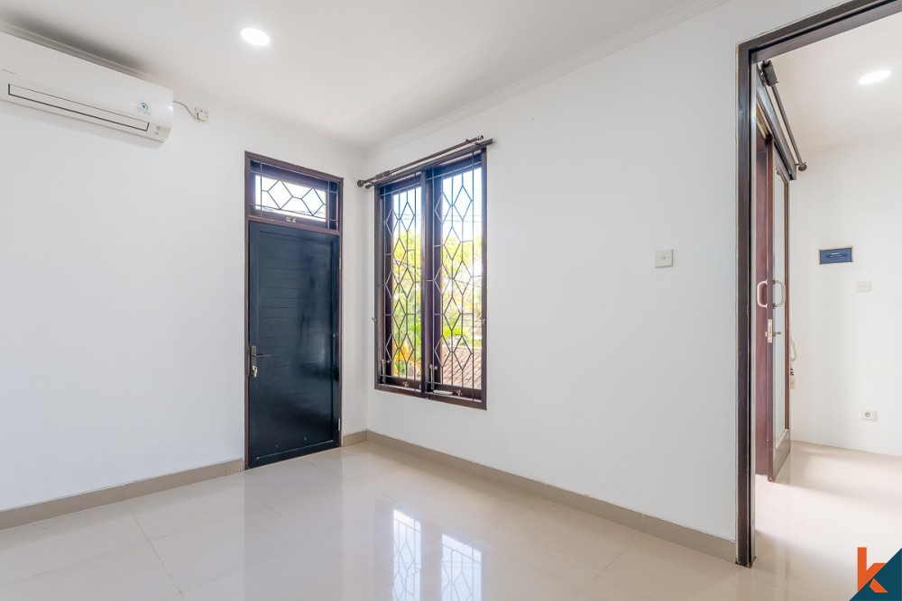 Properti hak milik tiga kamar tidur langka untuk dijual di Umalas