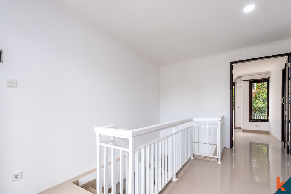 Properti hak milik tiga kamar tidur langka untuk dijual di Umalas
