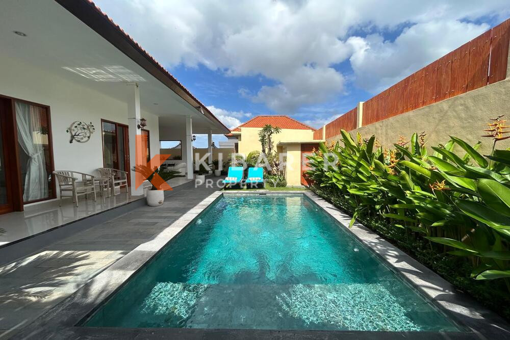 Vila Ruang Tamu Terbuka Dua Kamar Tidur yang Menyenangkan Terletak di Canggu