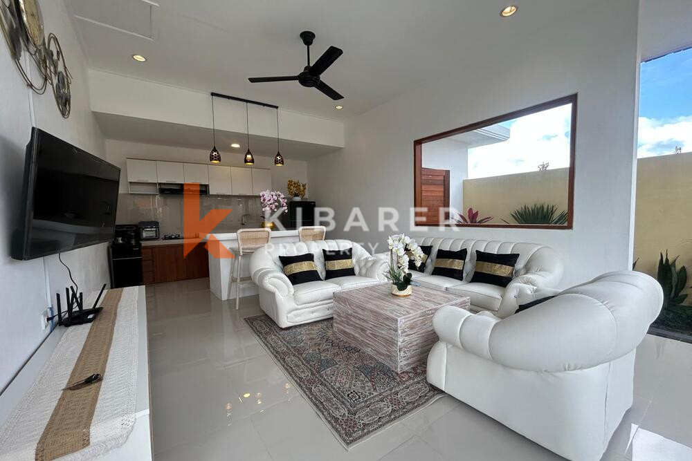 Vila Ruang Tamu Terbuka Dua Kamar Tidur yang Menyenangkan Terletak di Canggu