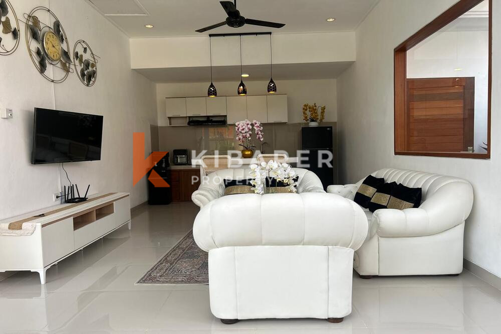 Vila Ruang Tamu Terbuka Dua Kamar Tidur yang Menyenangkan Terletak di Canggu
