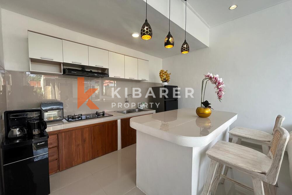 Vila Ruang Tamu Terbuka Dua Kamar Tidur yang Menyenangkan Terletak di Canggu