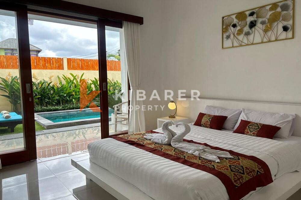 Vila Ruang Tamu Terbuka Dua Kamar Tidur yang Menyenangkan Terletak di Canggu