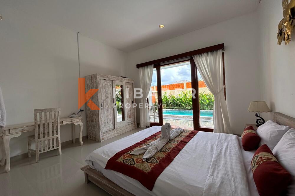 Vila Ruang Tamu Terbuka Dua Kamar Tidur yang Menyenangkan Terletak di Canggu