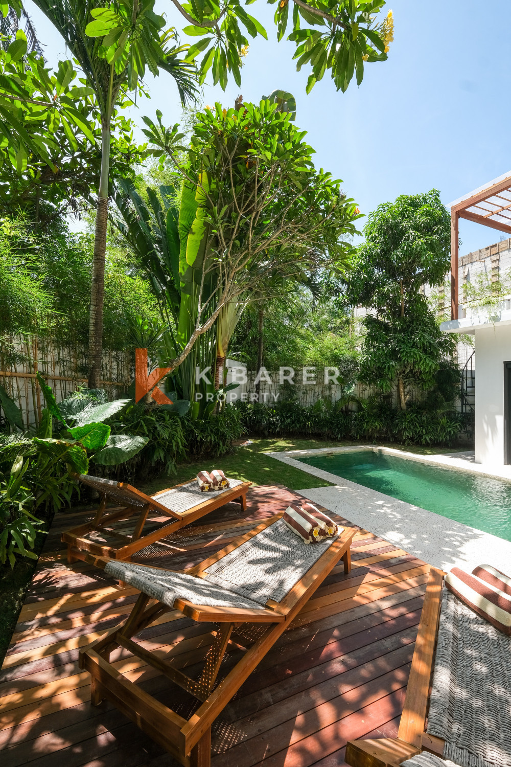 Villa de luxe de quatre chambres avec sauna à louer à Pererenan