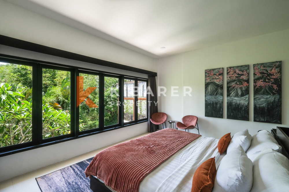 Villa de luxe de quatre chambres avec sauna à louer à Pererenan