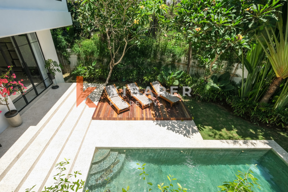 Villa de luxe de quatre chambres avec sauna à louer à Pererenan