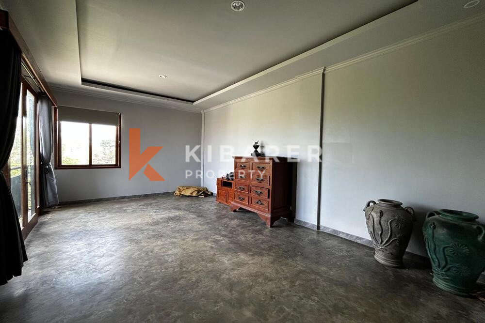 Wonderful Three-Bedroom Enclosed Living Villa Plus Office Room in Ungasan