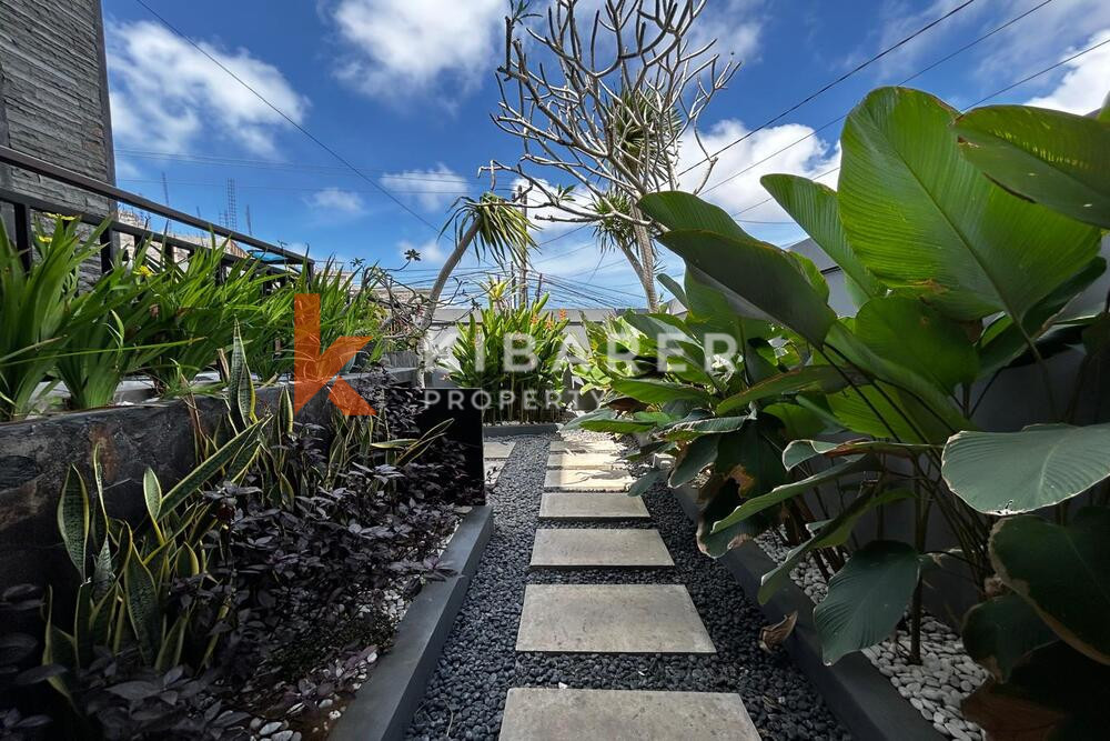 Wonderful Three-Bedroom Enclosed Living Villa Plus Office Room in Ungasan