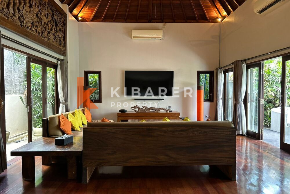 Vila Ruang Tamu Tertutup Tiga Kamar Tidur yang Menakjubkan Dekat Pantai Pererenan