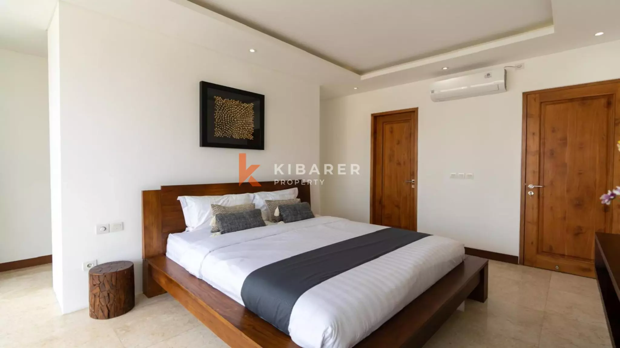 Vila Hidup Tertutup Empat Kamar Tidur Di Lokasi Utama Di Berawa