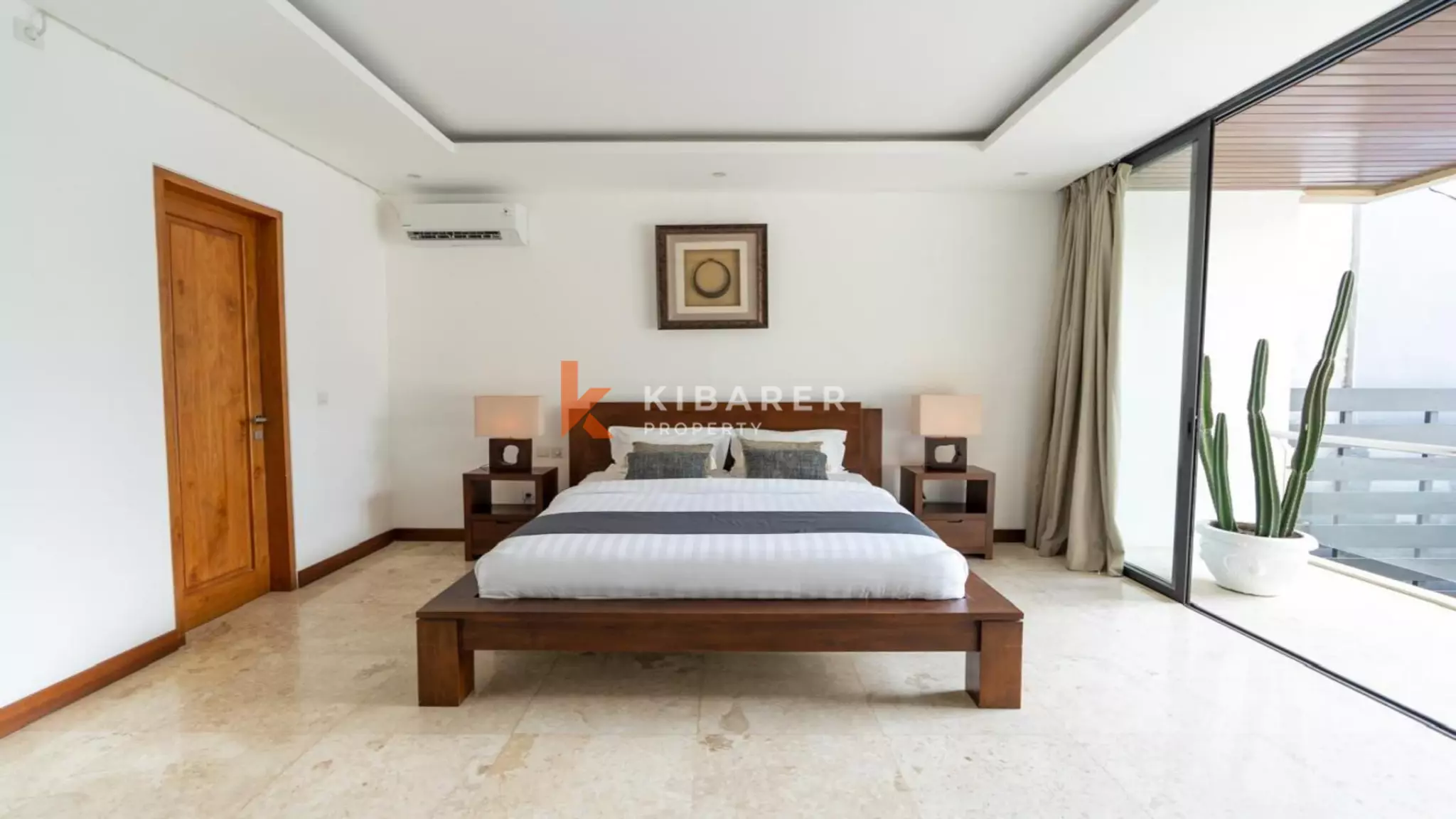 Vila Hidup Tertutup Empat Kamar Tidur Di Lokasi Utama Di Berawa