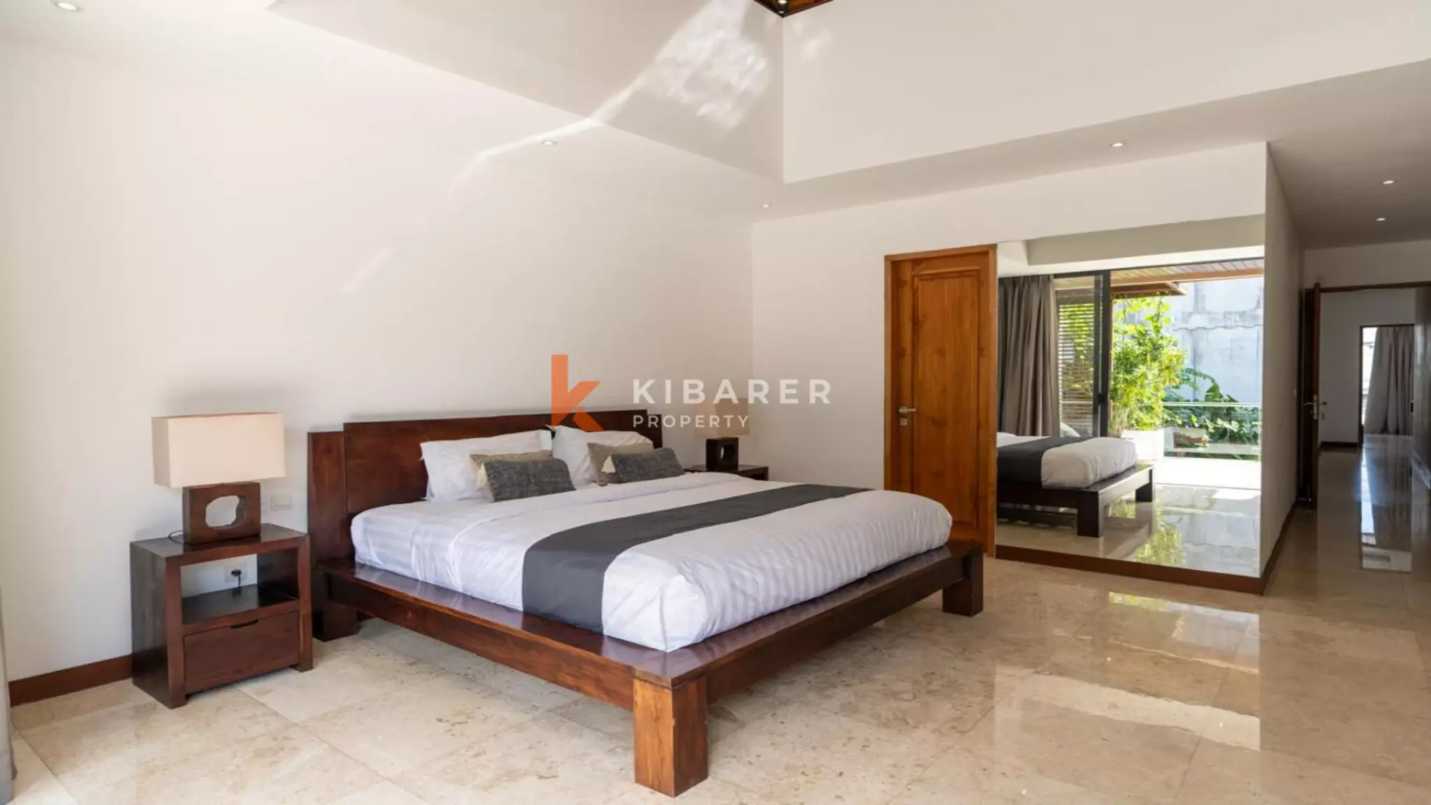 Vila Hidup Tertutup Empat Kamar Tidur Di Lokasi Utama Di Berawa