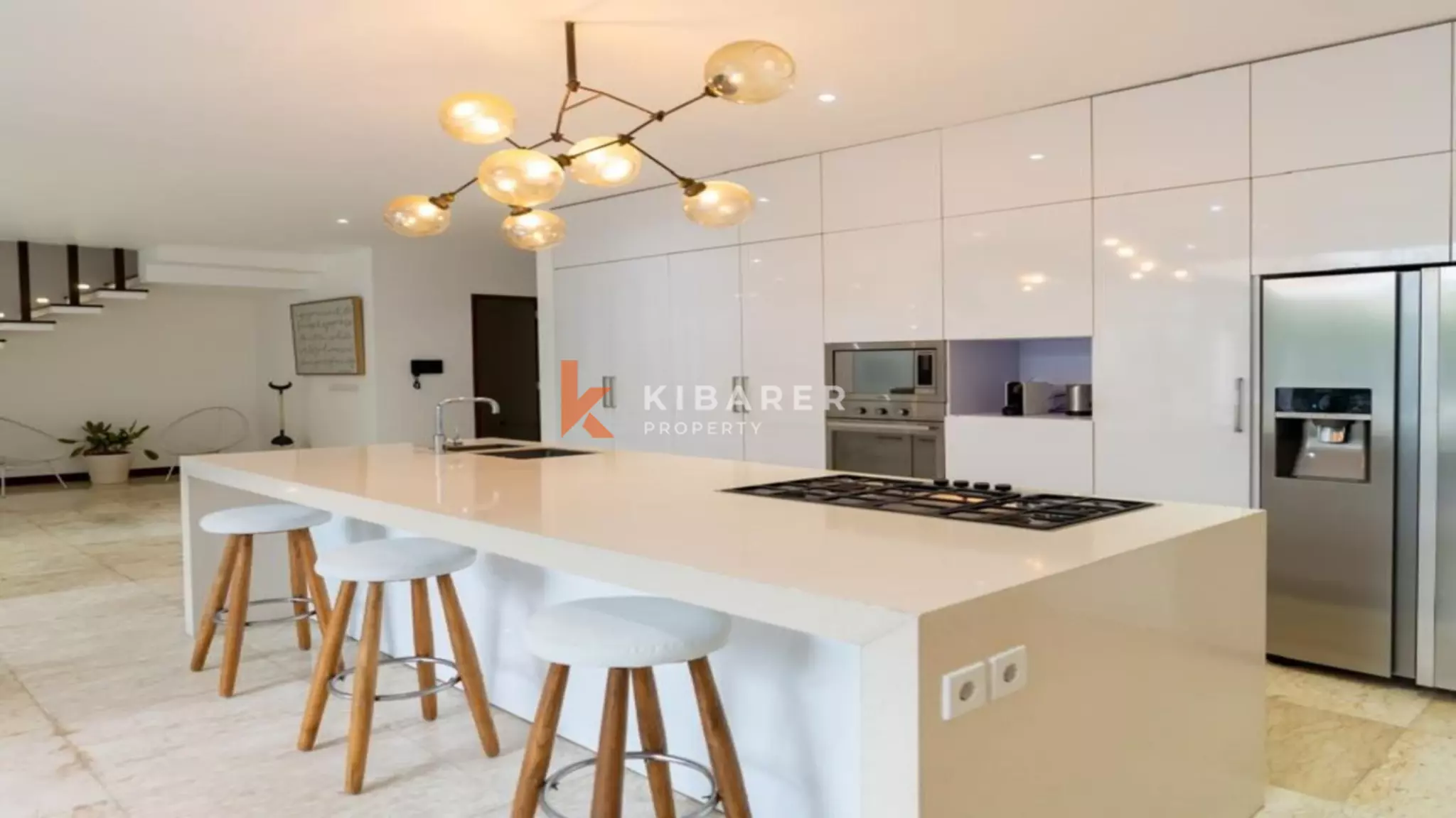 Vila Hidup Tertutup Empat Kamar Tidur Di Lokasi Utama Di Berawa