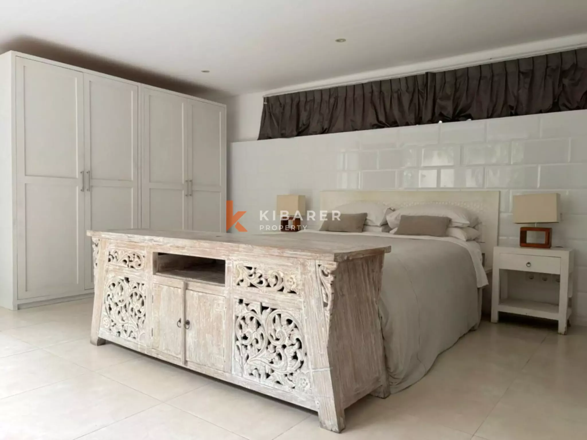 Villa élégante de quatre chambres à coucher, idéale pour la vie de famille à Berawa