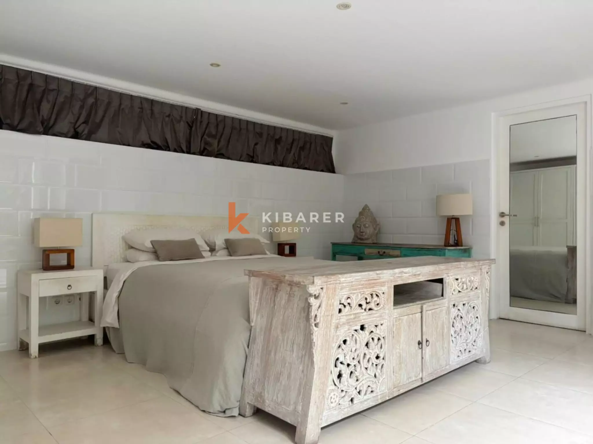 Villa élégante de quatre chambres à coucher, idéale pour la vie de famille à Berawa