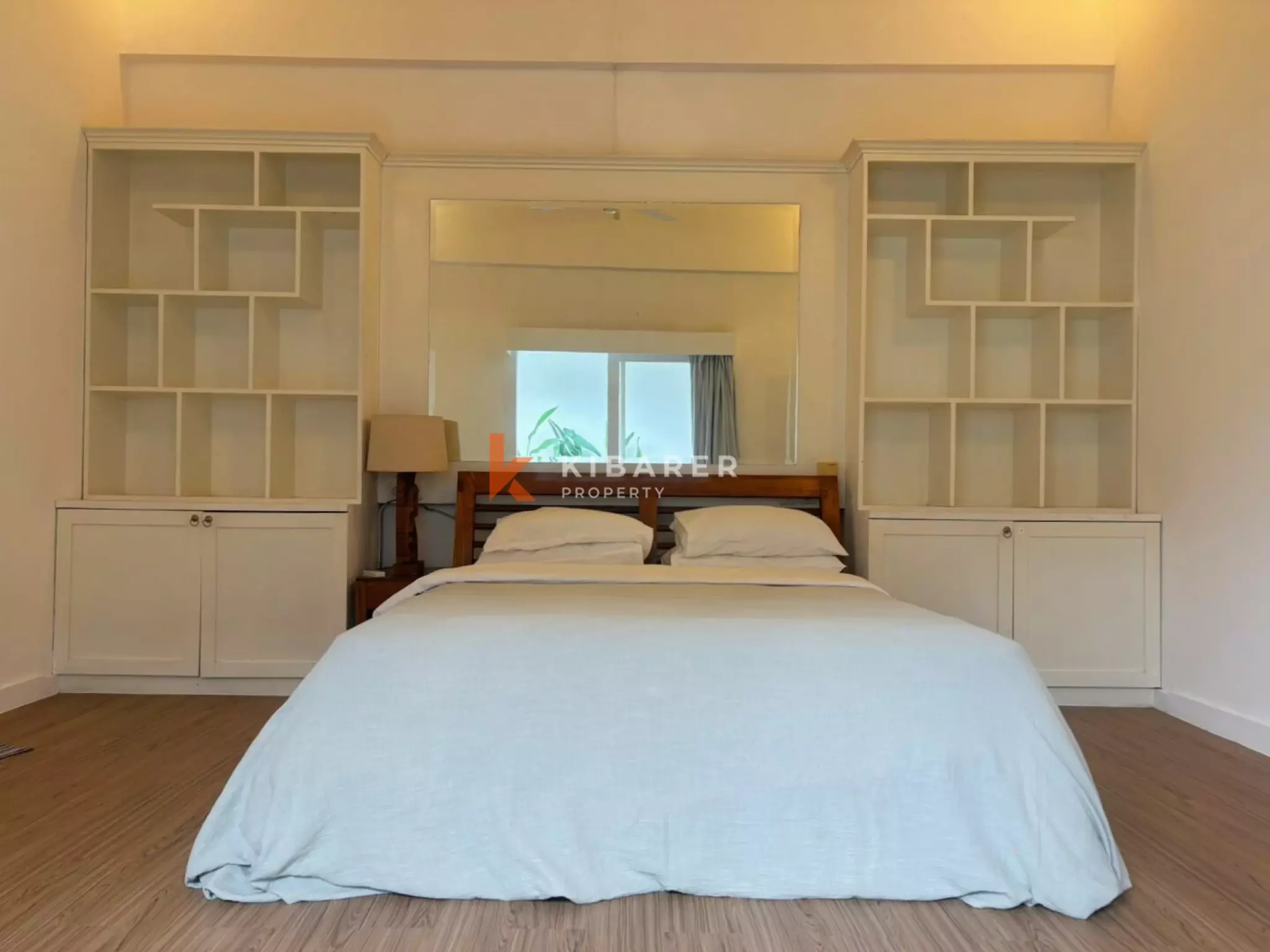 Villa élégante de quatre chambres à coucher, idéale pour la vie de famille à Berawa