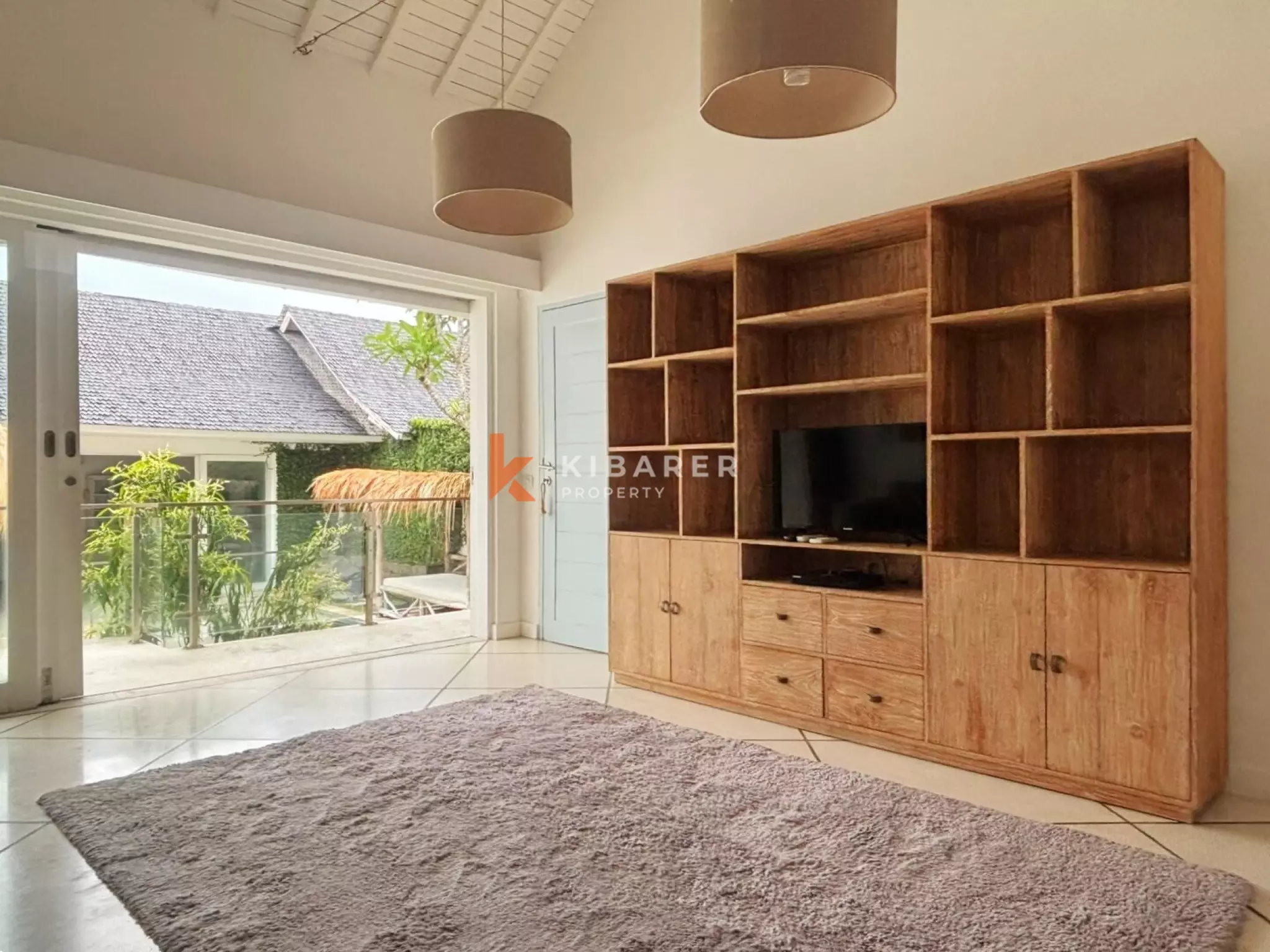 Villa élégante de quatre chambres à coucher, idéale pour la vie de famille à Berawa