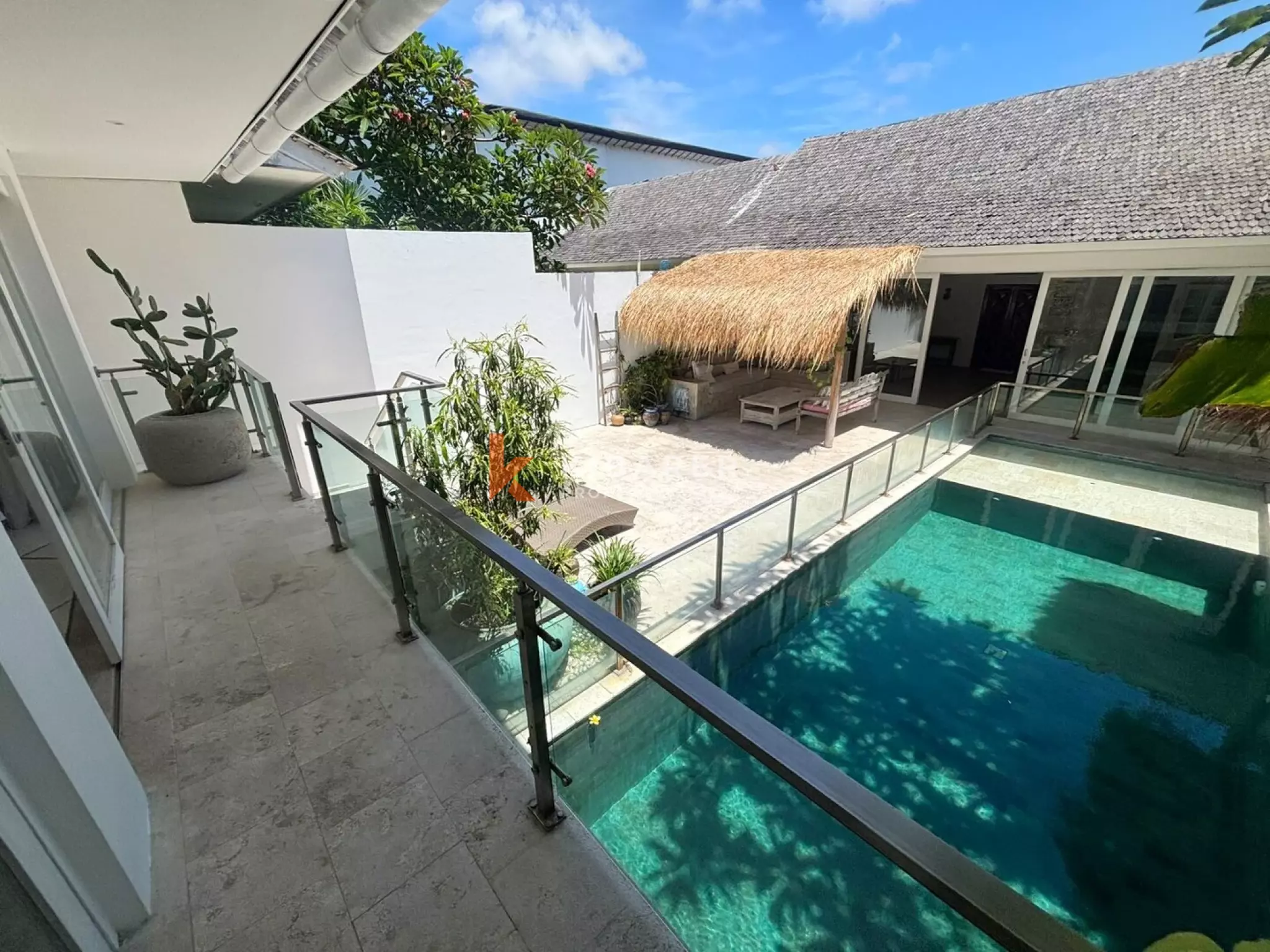 Villa élégante de quatre chambres à coucher, idéale pour la vie de famille à Berawa