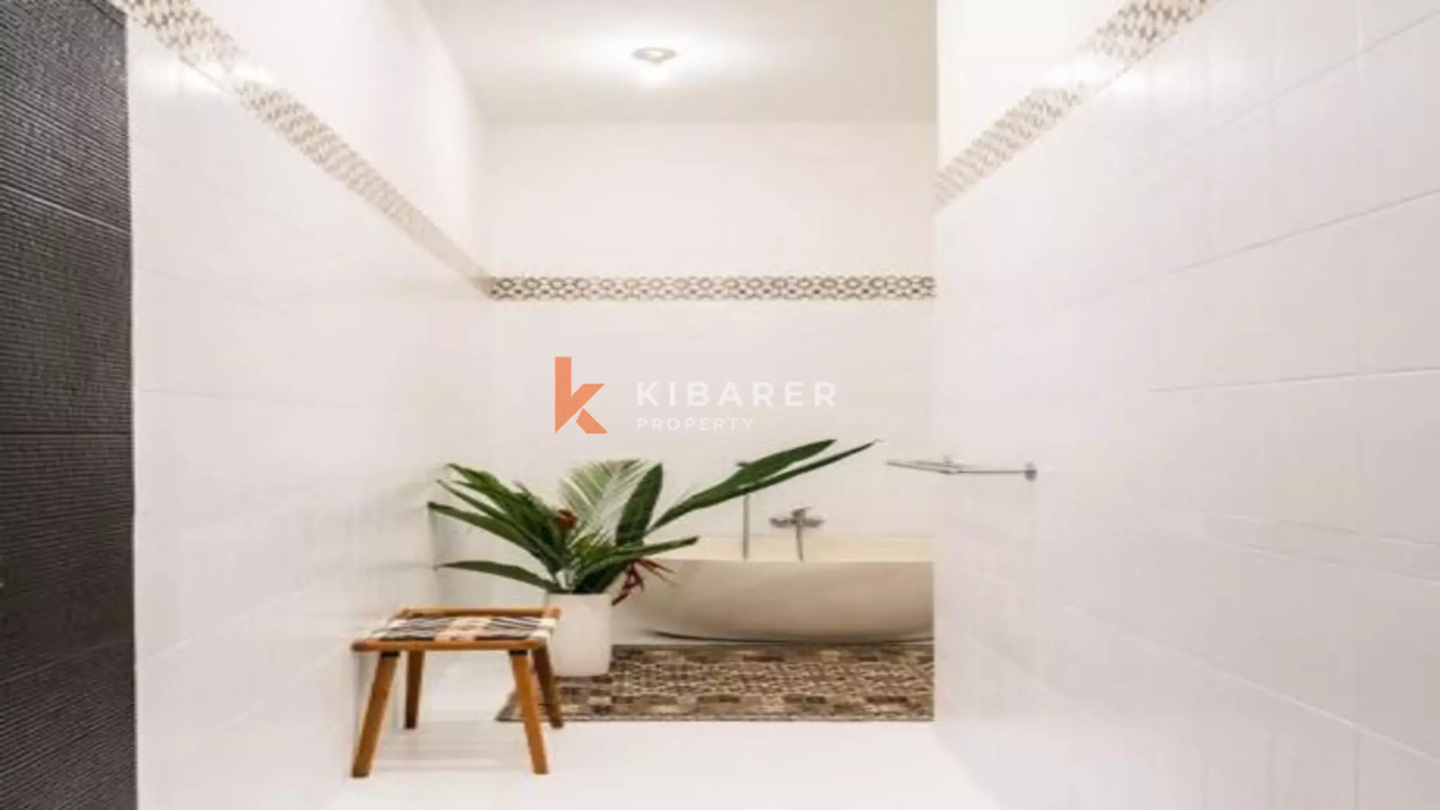 Stunning Three-Bedroom Villa with Spacious Enclosed Living in Prime Berawa Location (Available from February 12th - April 11th 2026)