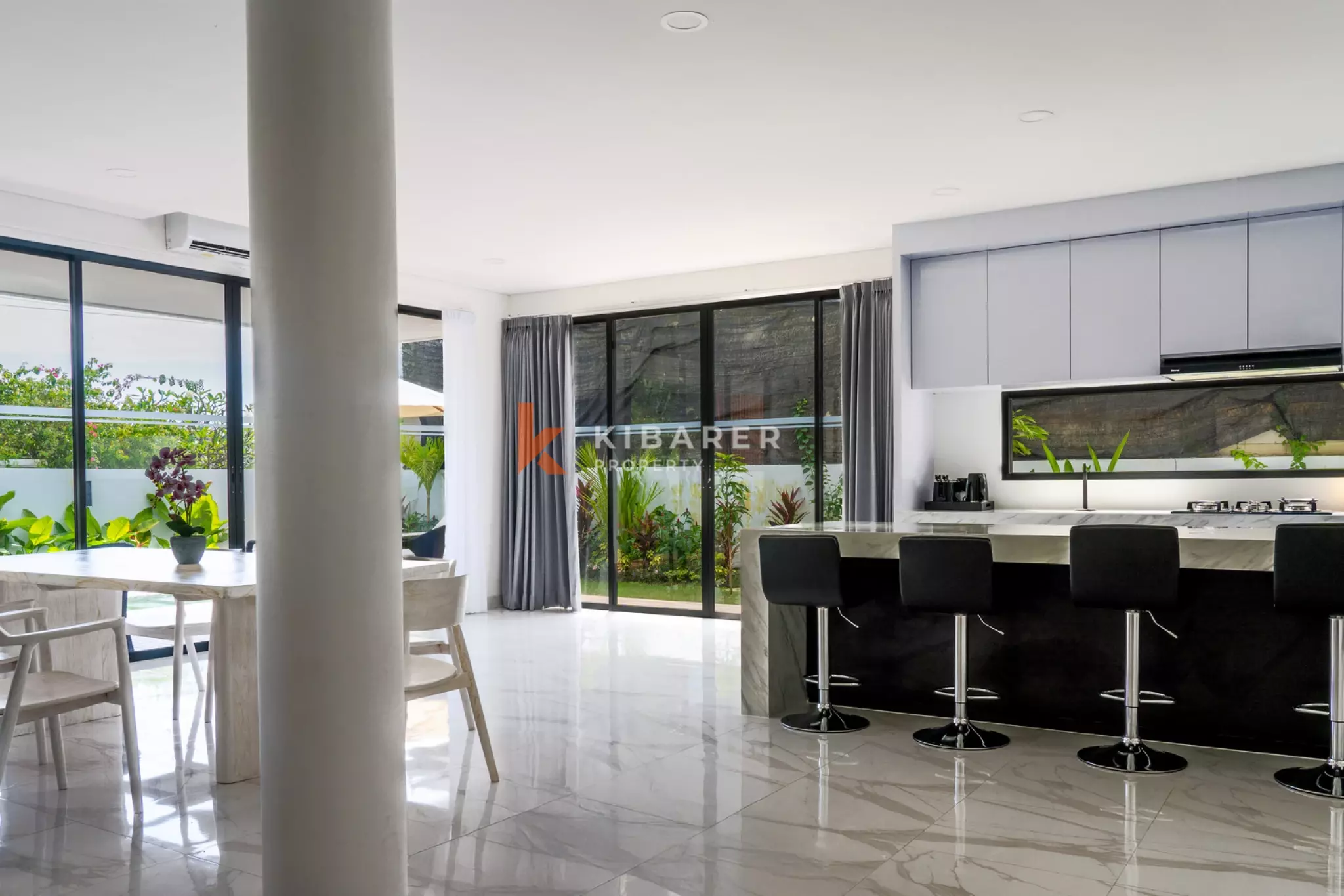 Villa de trois chambres au style « tropical chic » avec piscine privée à Umalas