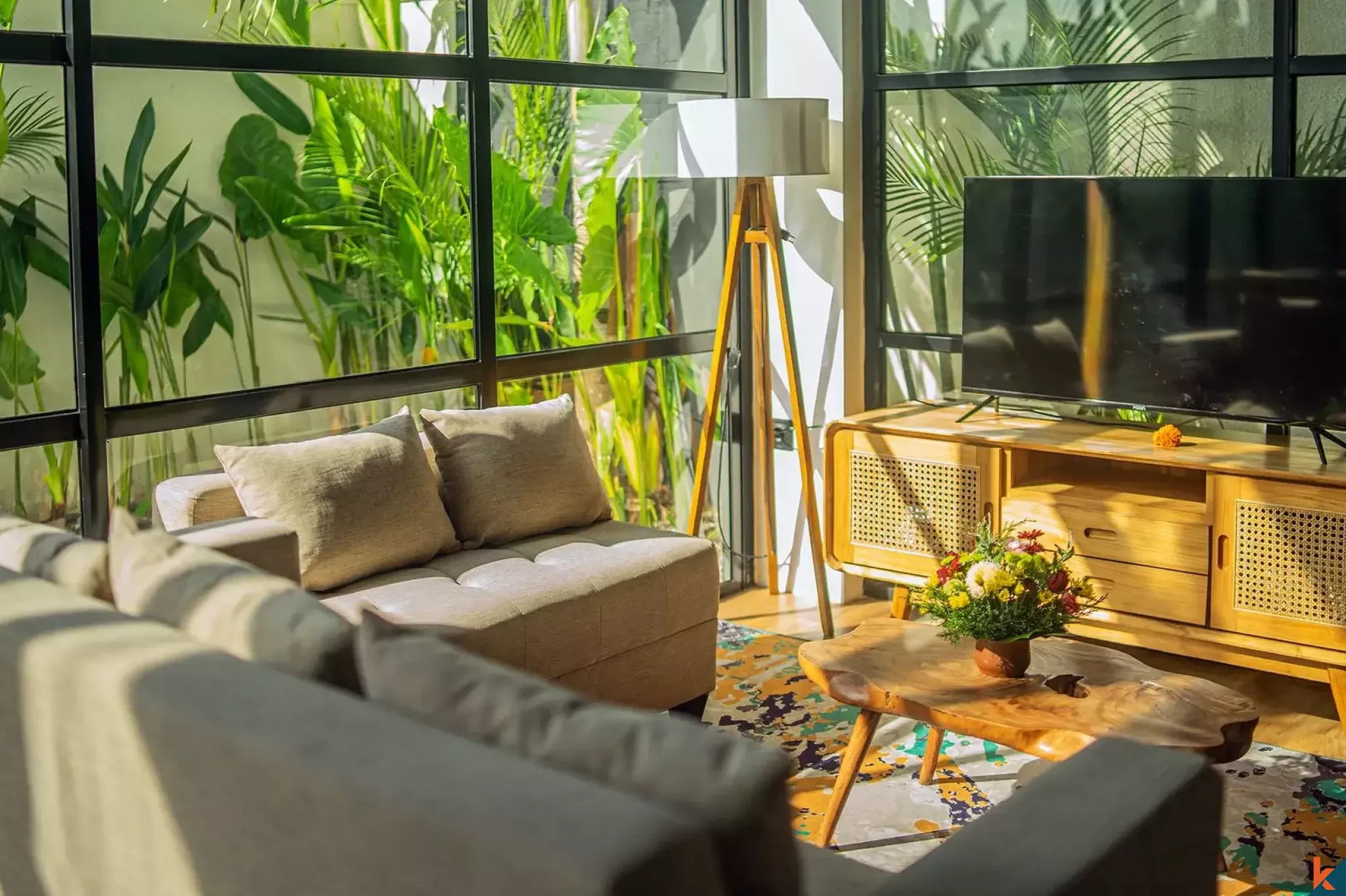 Vila Tropis Modern 2 Kamar Tidur untuk Disewa di Seminyak