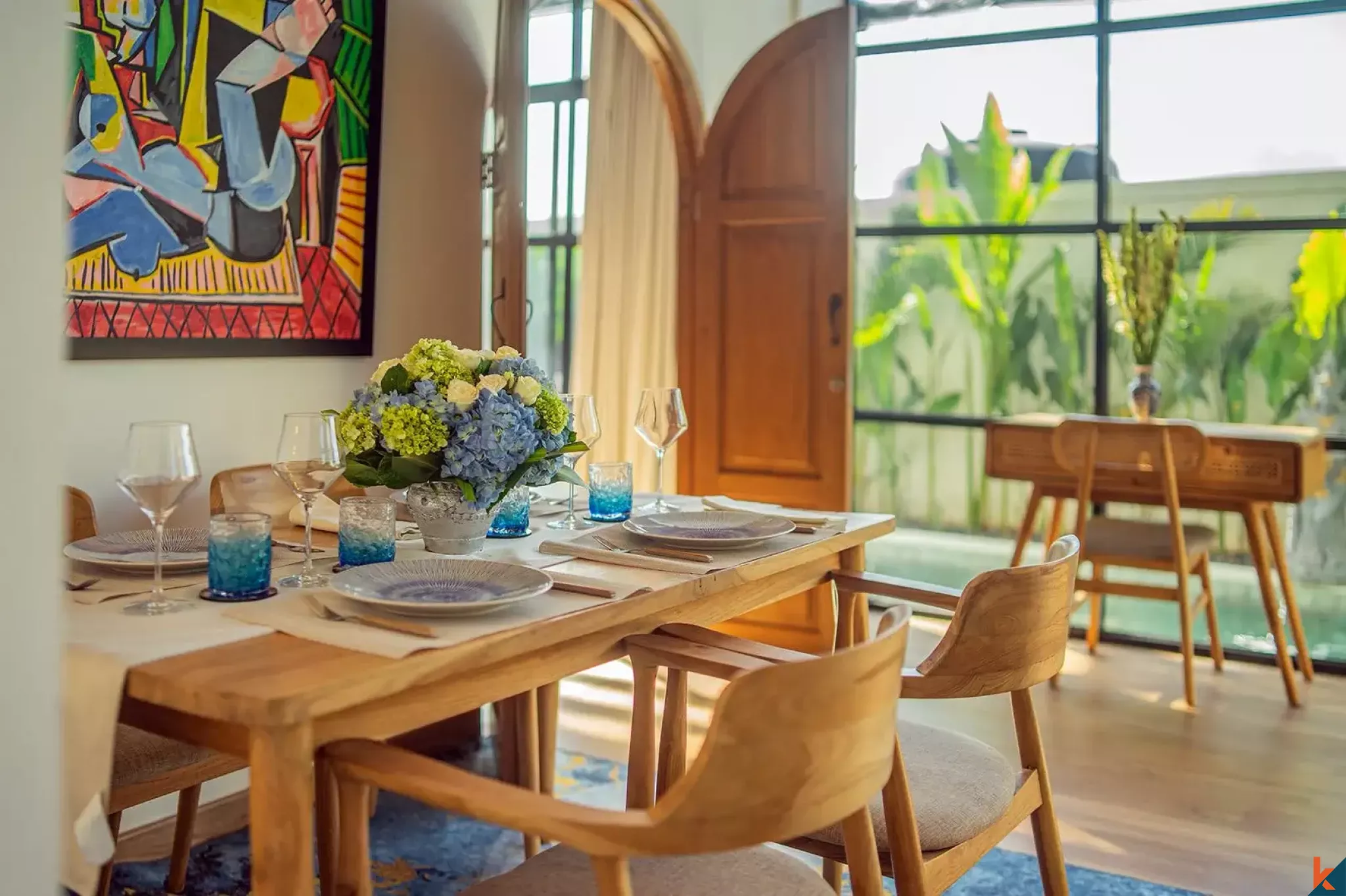 Vila Tropis Modern 2 Kamar Tidur untuk Disewa di Seminyak