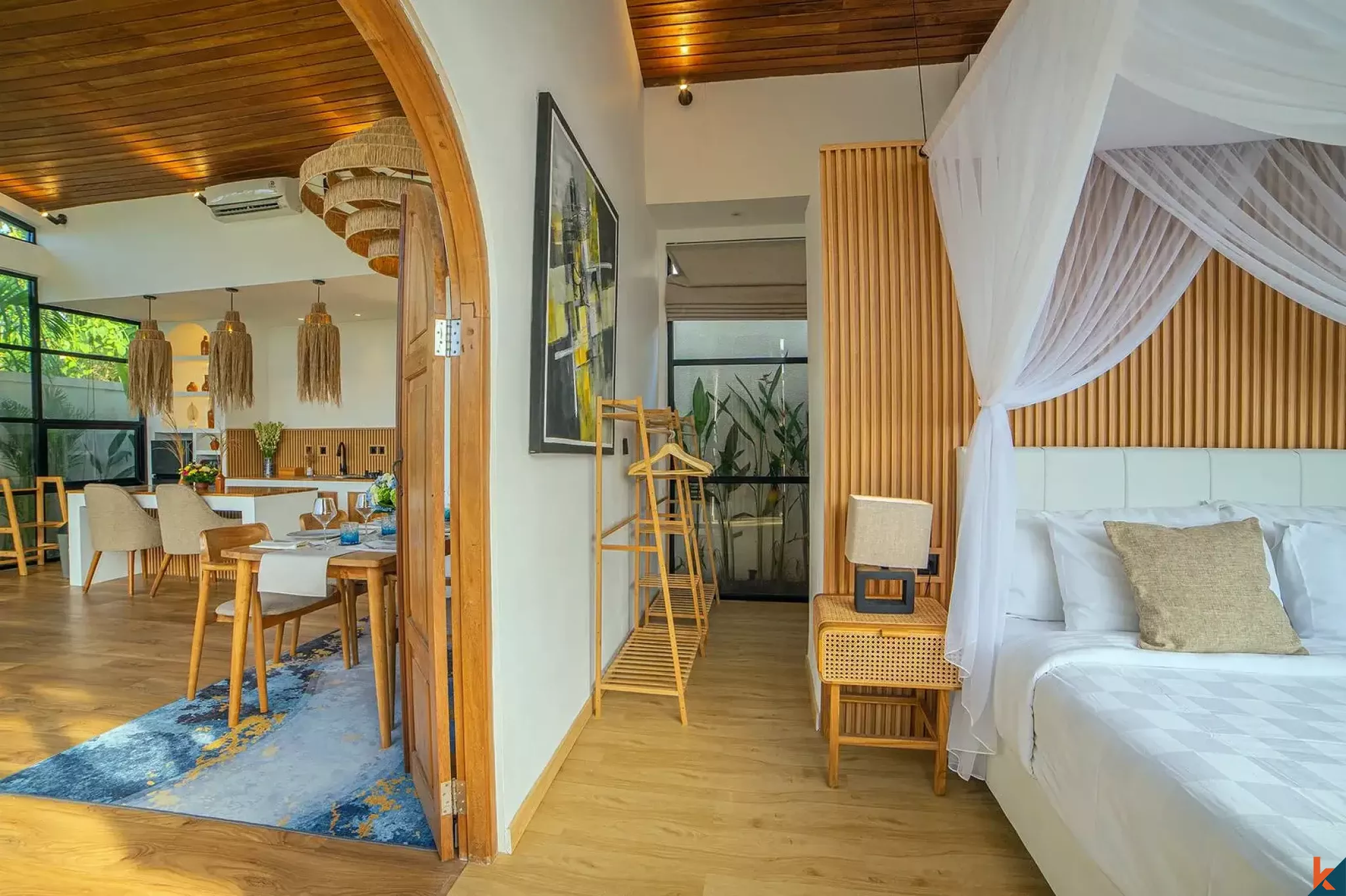 Vila Tropis Modern 2 Kamar Tidur untuk Disewa di Seminyak
