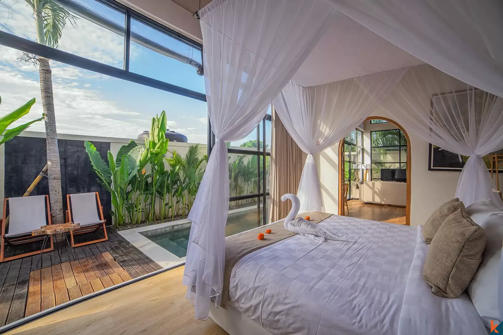 Vila Tropis Modern 2 Kamar Tidur untuk Disewa di Seminyak