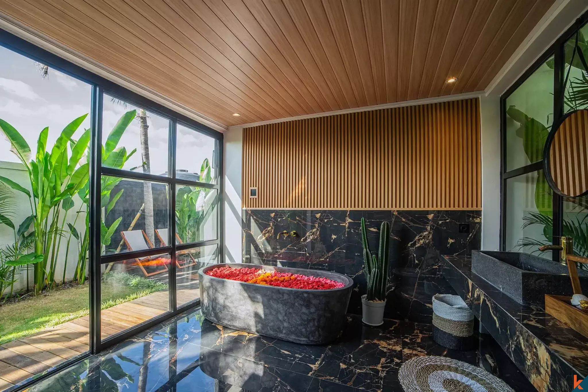 Vila Tropis Modern 2 Kamar Tidur untuk Disewa di Seminyak
