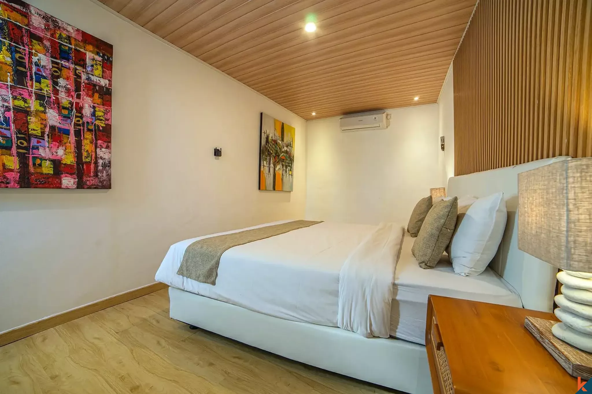 Vila Tropis Modern 2 Kamar Tidur untuk Disewa di Seminyak