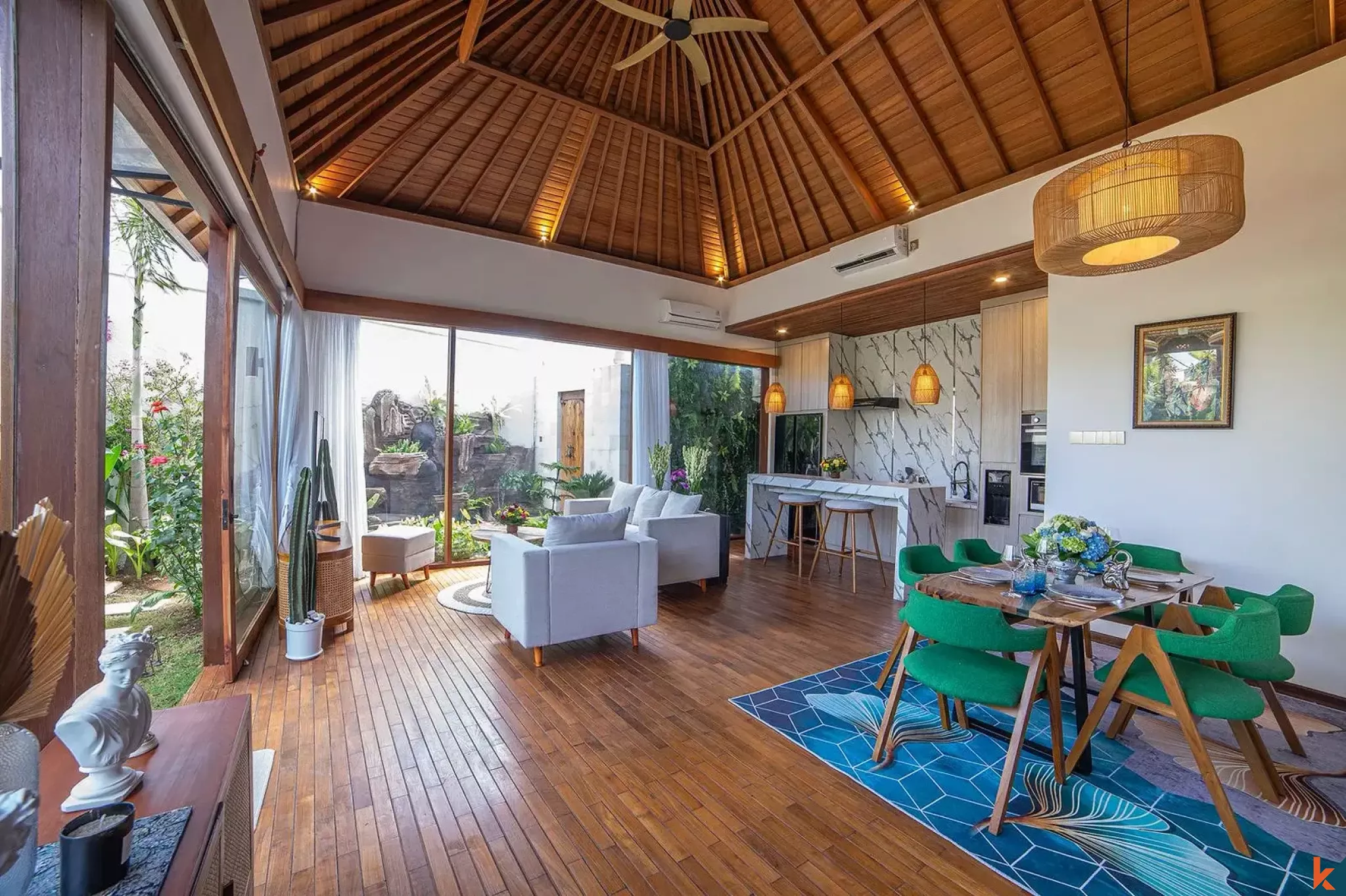 Excellente opportunité d'investissement : trois villas de 2 chambres au cœur de Seminyak