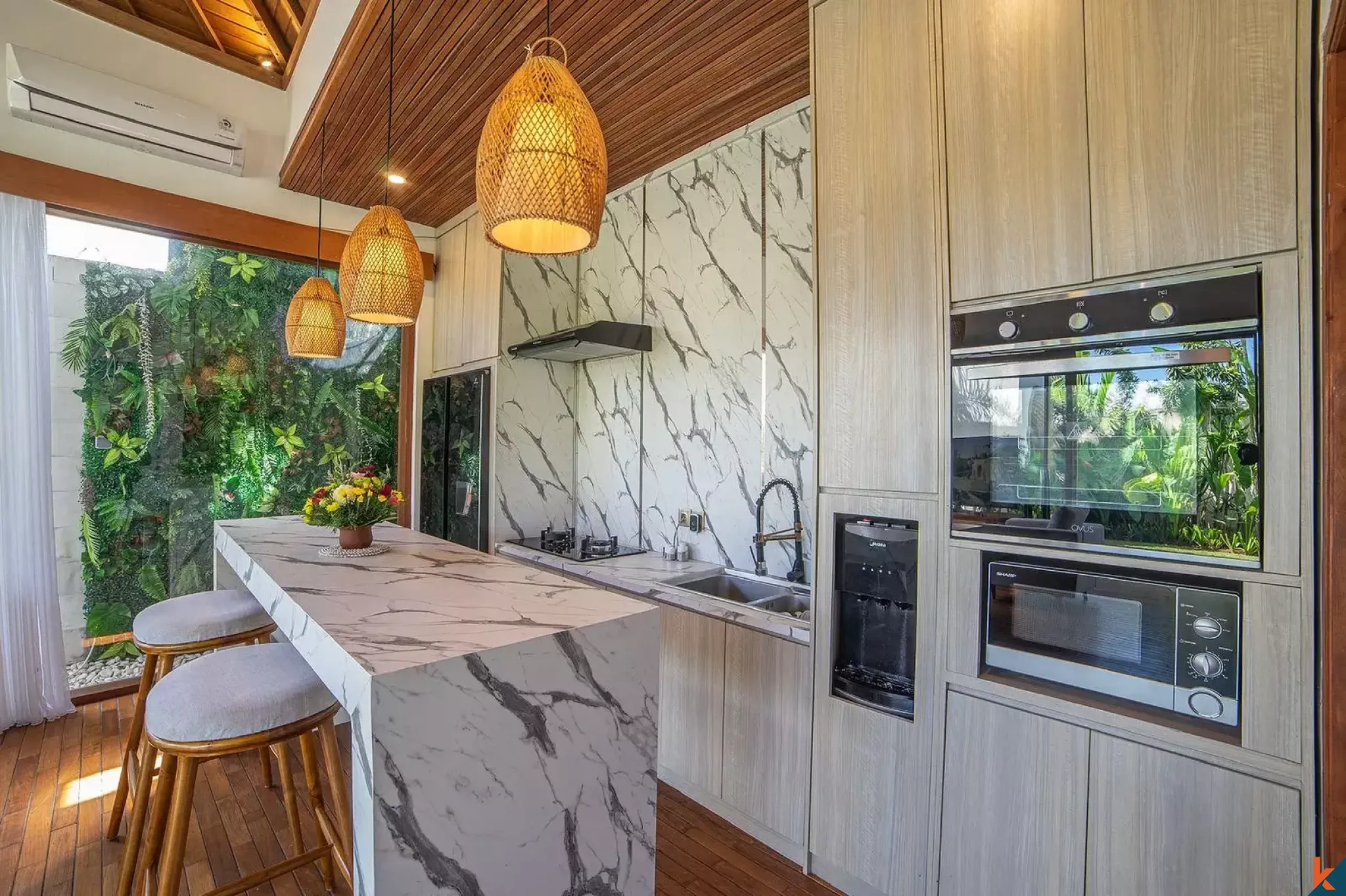 Excellente opportunité d'investissement : trois villas de 2 chambres au cœur de Seminyak