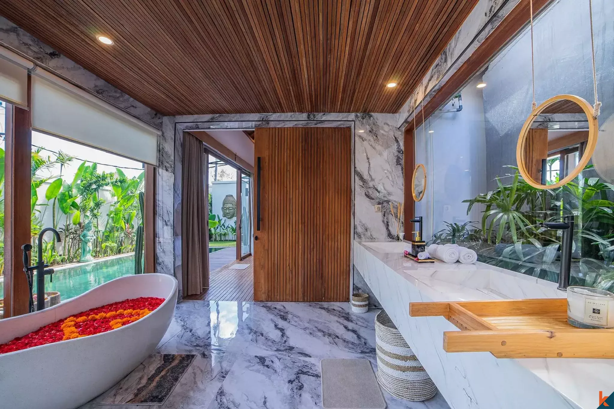Excellente opportunité d'investissement : trois villas de 2 chambres au cœur de Seminyak