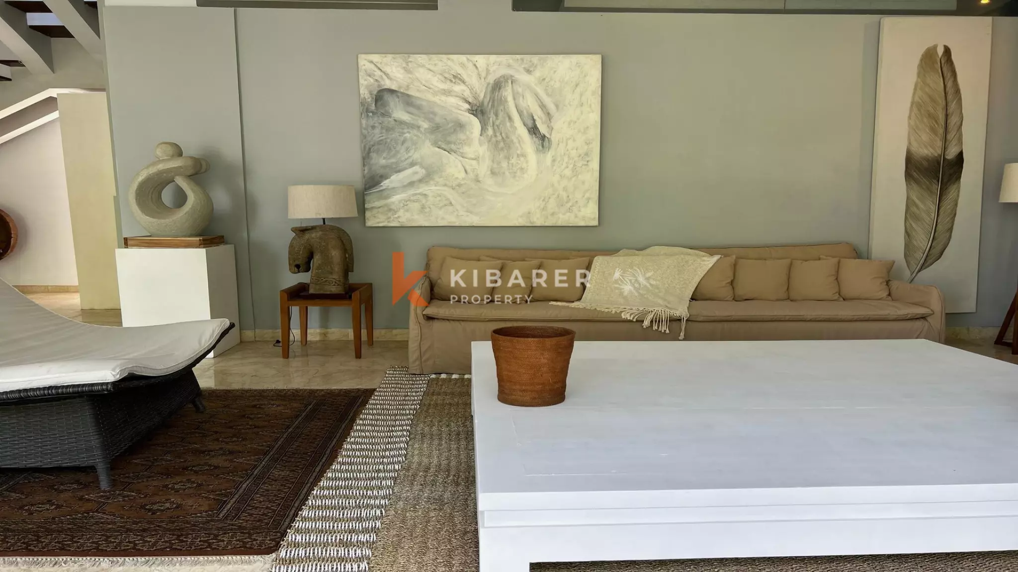 Pererenan Sanctuary: Enclosed Three-Bedroom Villa with Pool and Lush Garden, Steps from the Beach