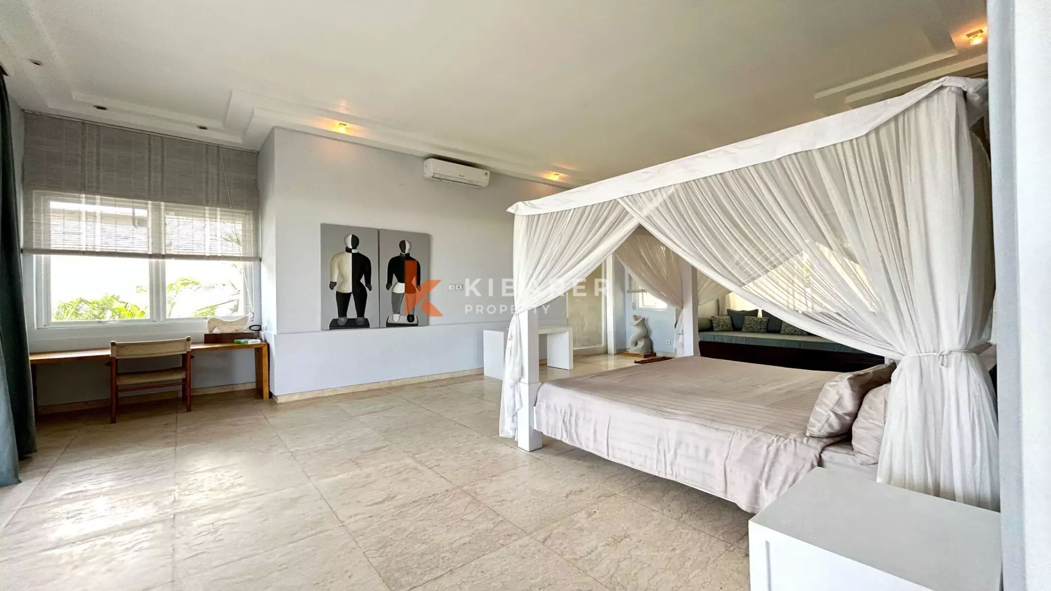 Pererenan Sanctuary: Enclosed Three-Bedroom Villa with Pool and Lush Garden, Steps from the Beach