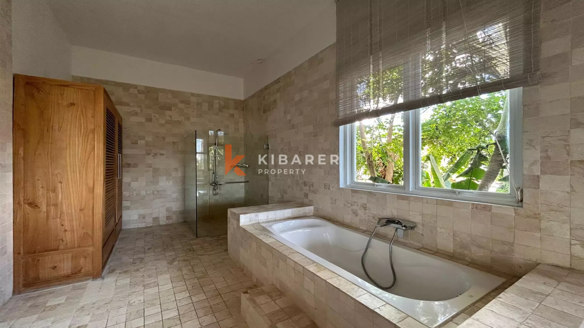 Pererenan Sanctuary: Enclosed Three-Bedroom Villa with Pool and Lush Garden, Steps from the Beach