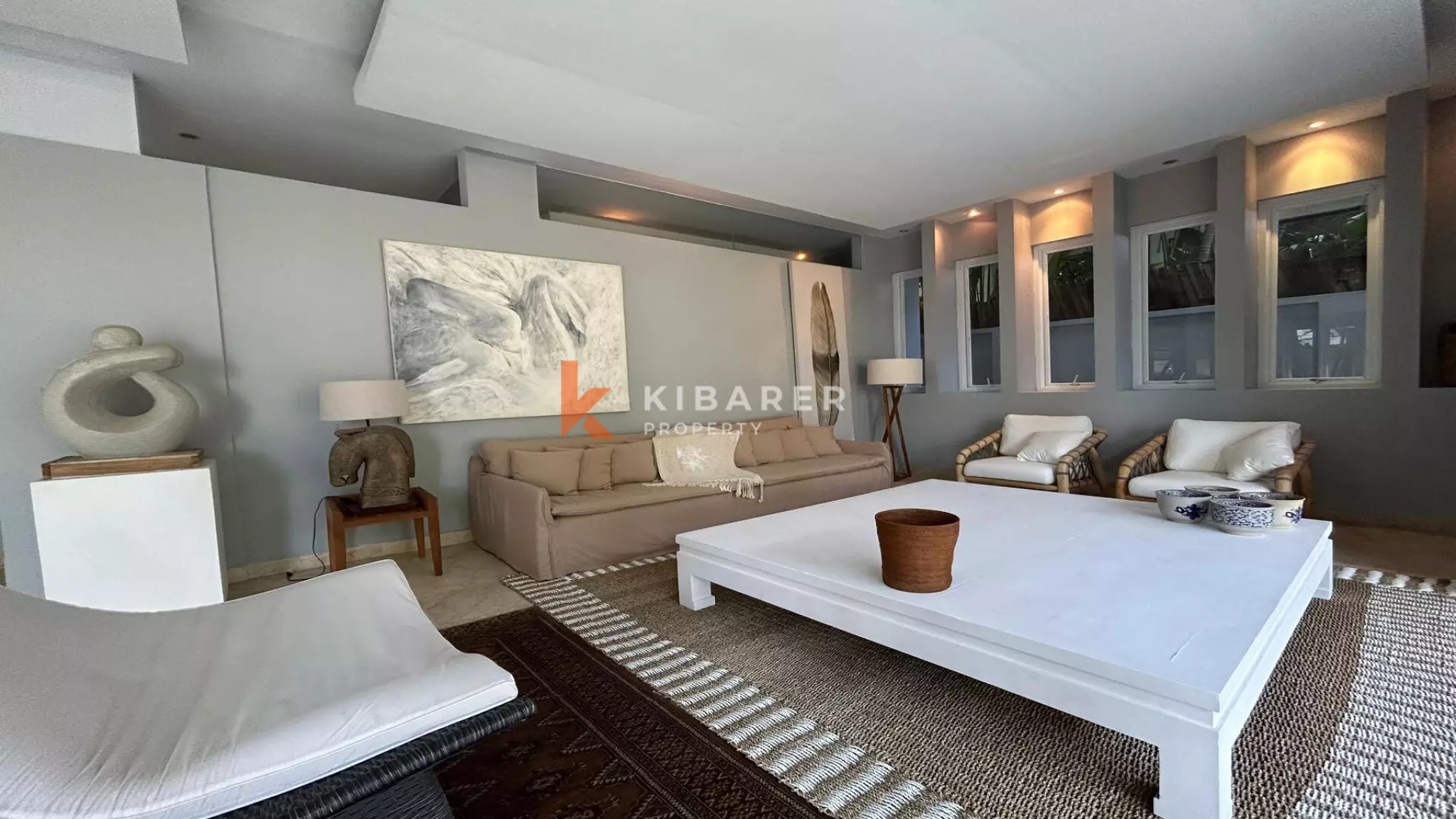 Pererenan Sanctuary: Enclosed Three-Bedroom Villa with Pool and Lush Garden, Steps from the Beach