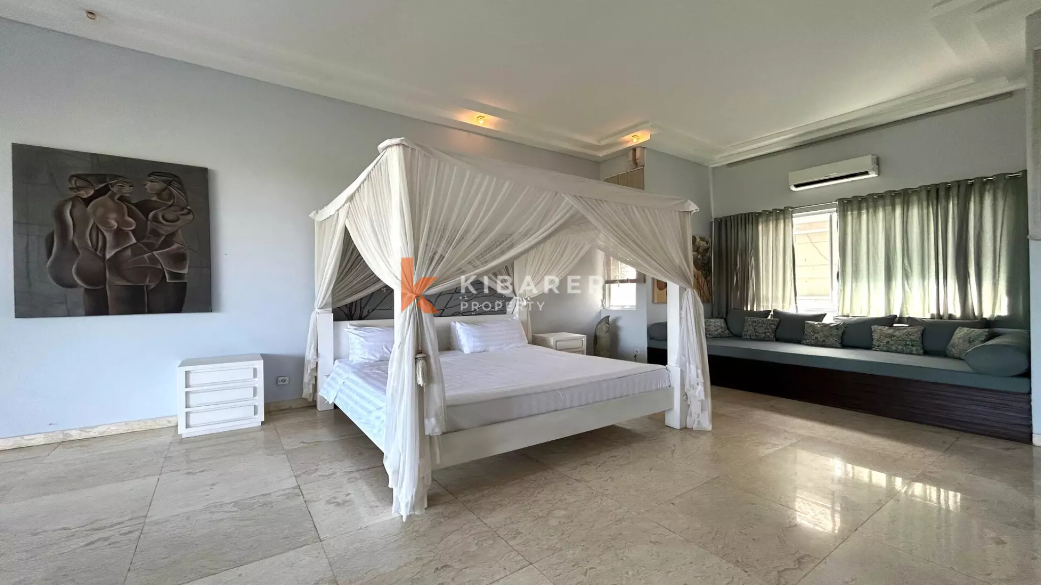 Pererenan Sanctuary: Enclosed Three-Bedroom Villa with Pool and Lush Garden, Steps from the Beach