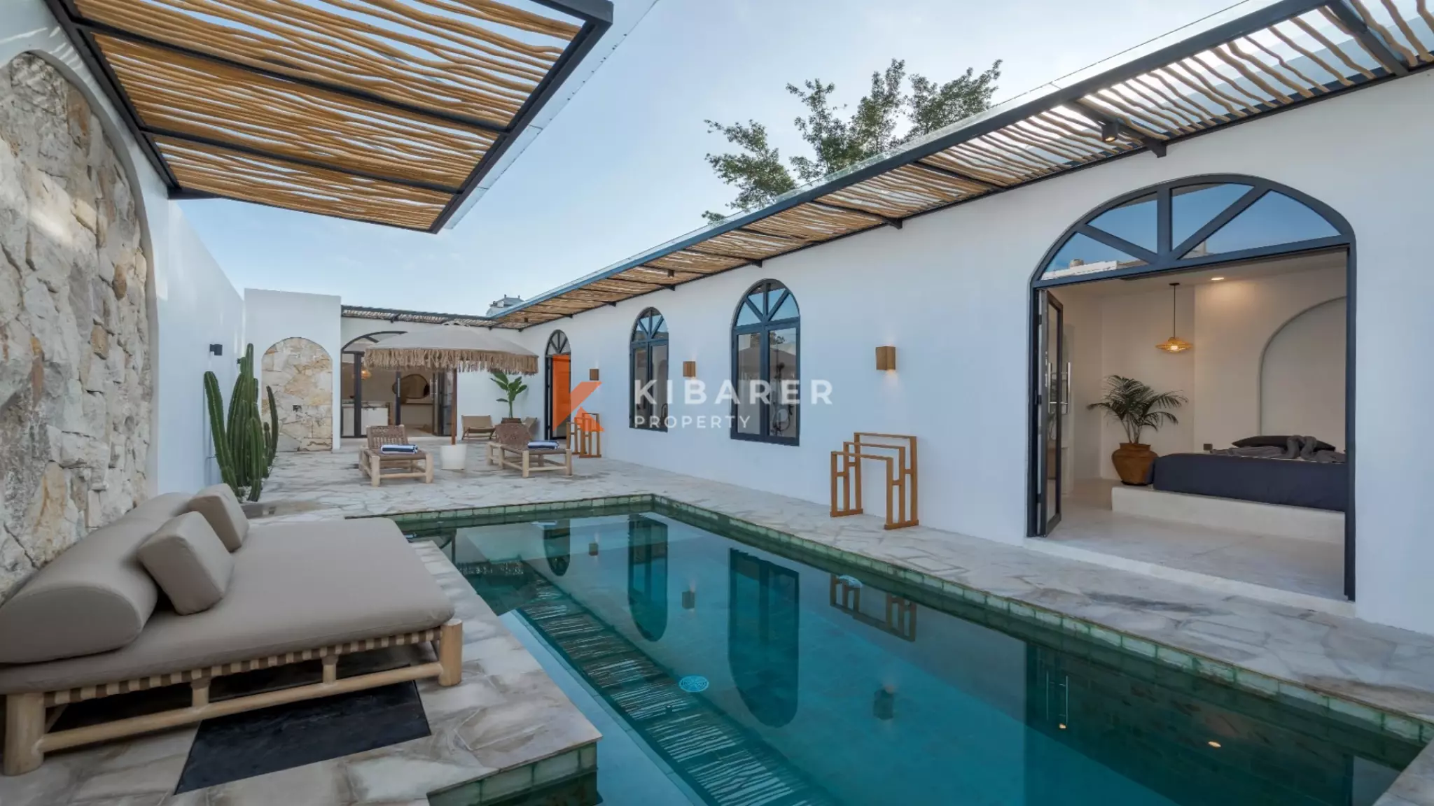 Paradis méditerranéen : Élégante villa de deux chambres avec piscine privée à Padonan