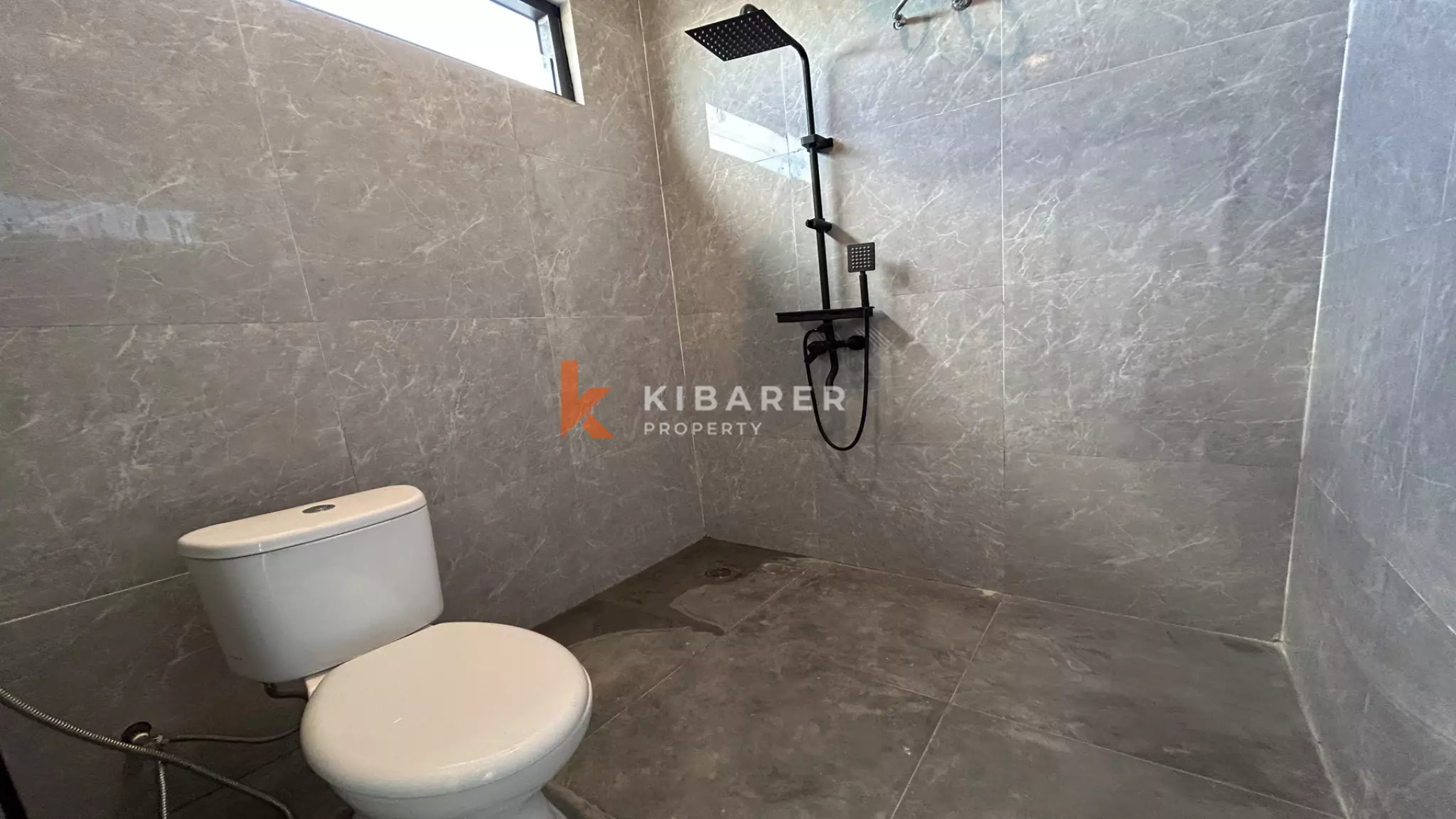 Charming Three-Bedroom Fully Furnished Villa with Enclosed Living in Pererenan