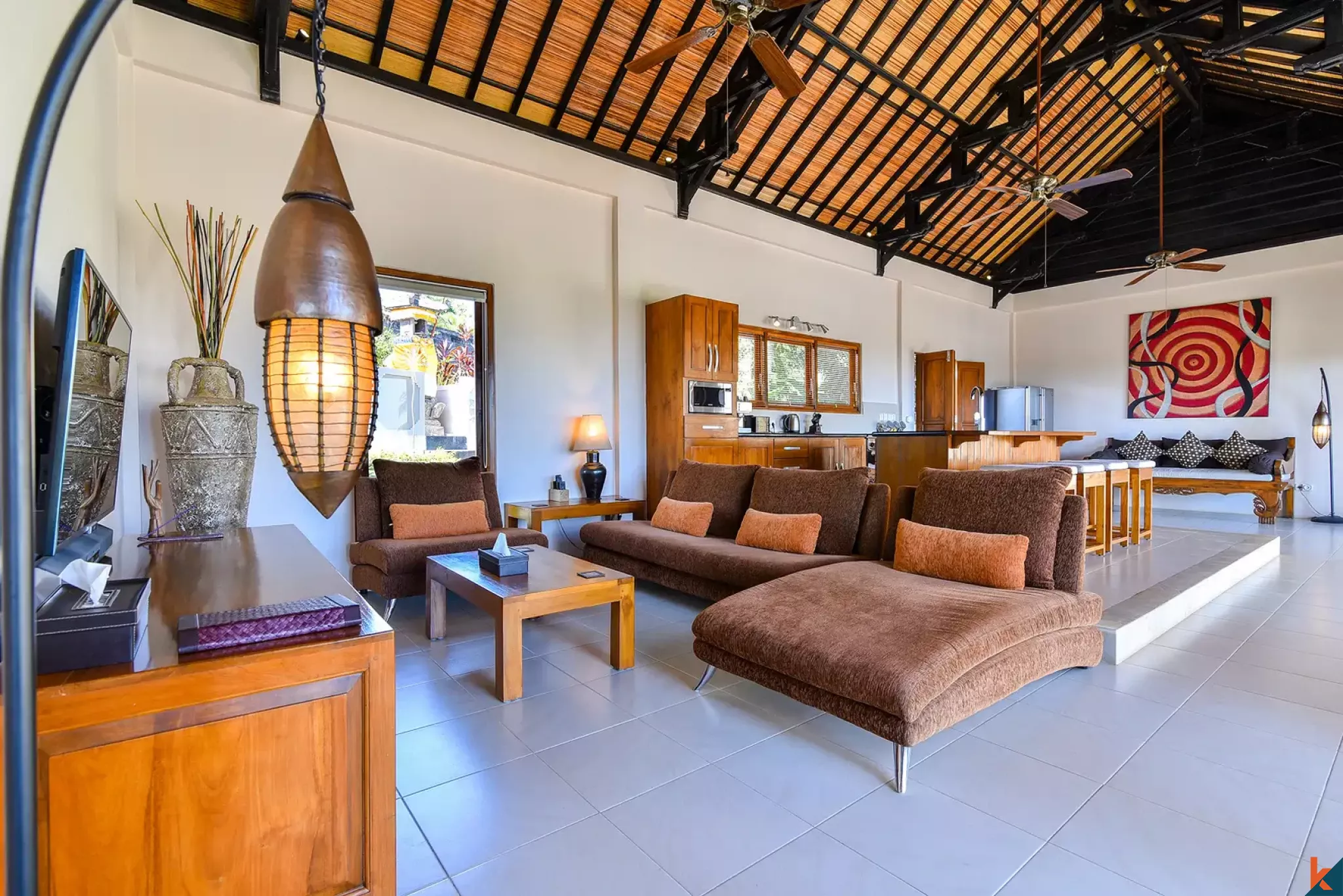 Elegant 4-Bedroom Freehold Villa Near Lovina Beach