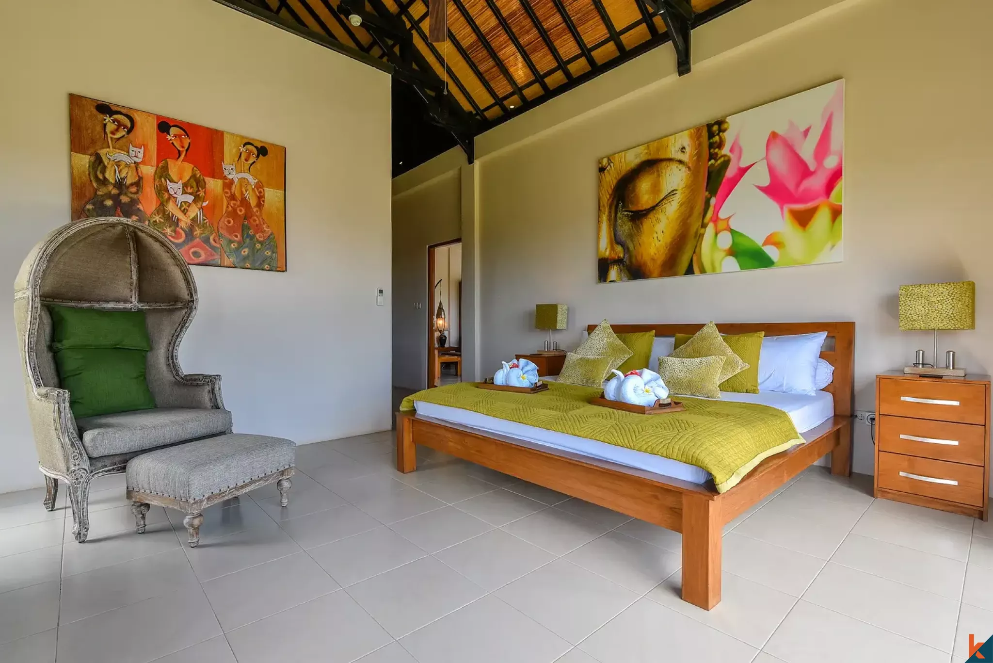 Elegant 4-Bedroom Freehold Villa Near Lovina Beach