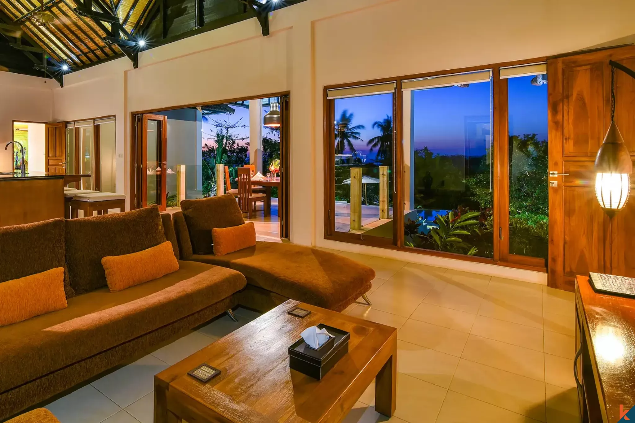 Elegant 4-Bedroom Freehold Villa Near Lovina Beach